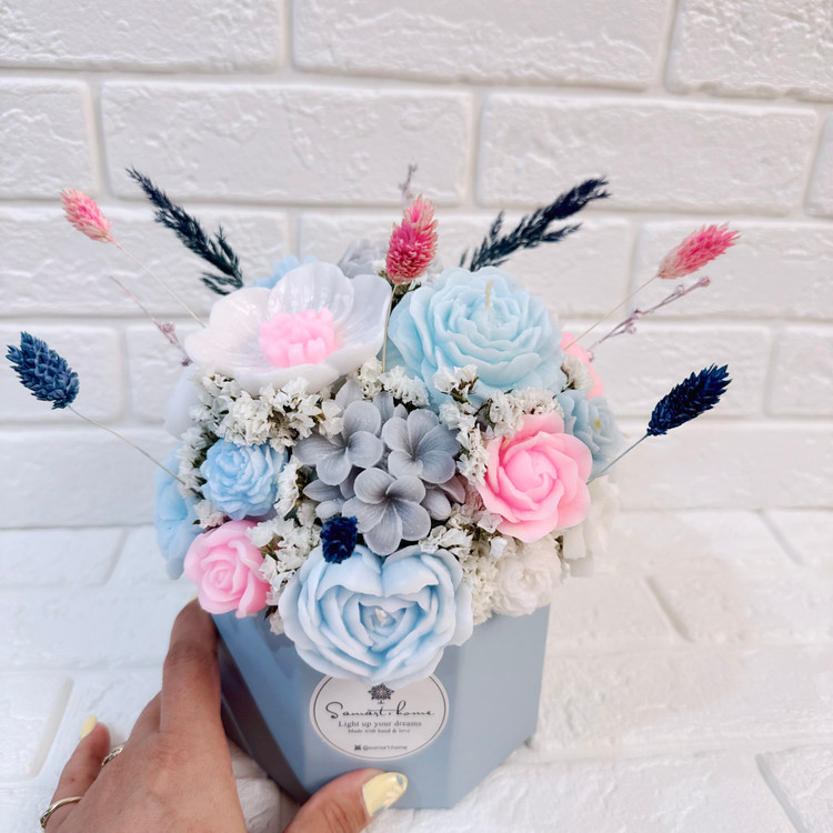 باکس گل شمع معطر و دستساز تِم آبی صورتی- خرید مستقیم از تولیدکننده